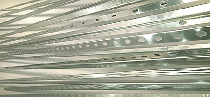 veliki izbor svih vrsta inox lajsni u salonu keramike i sanitarije gea